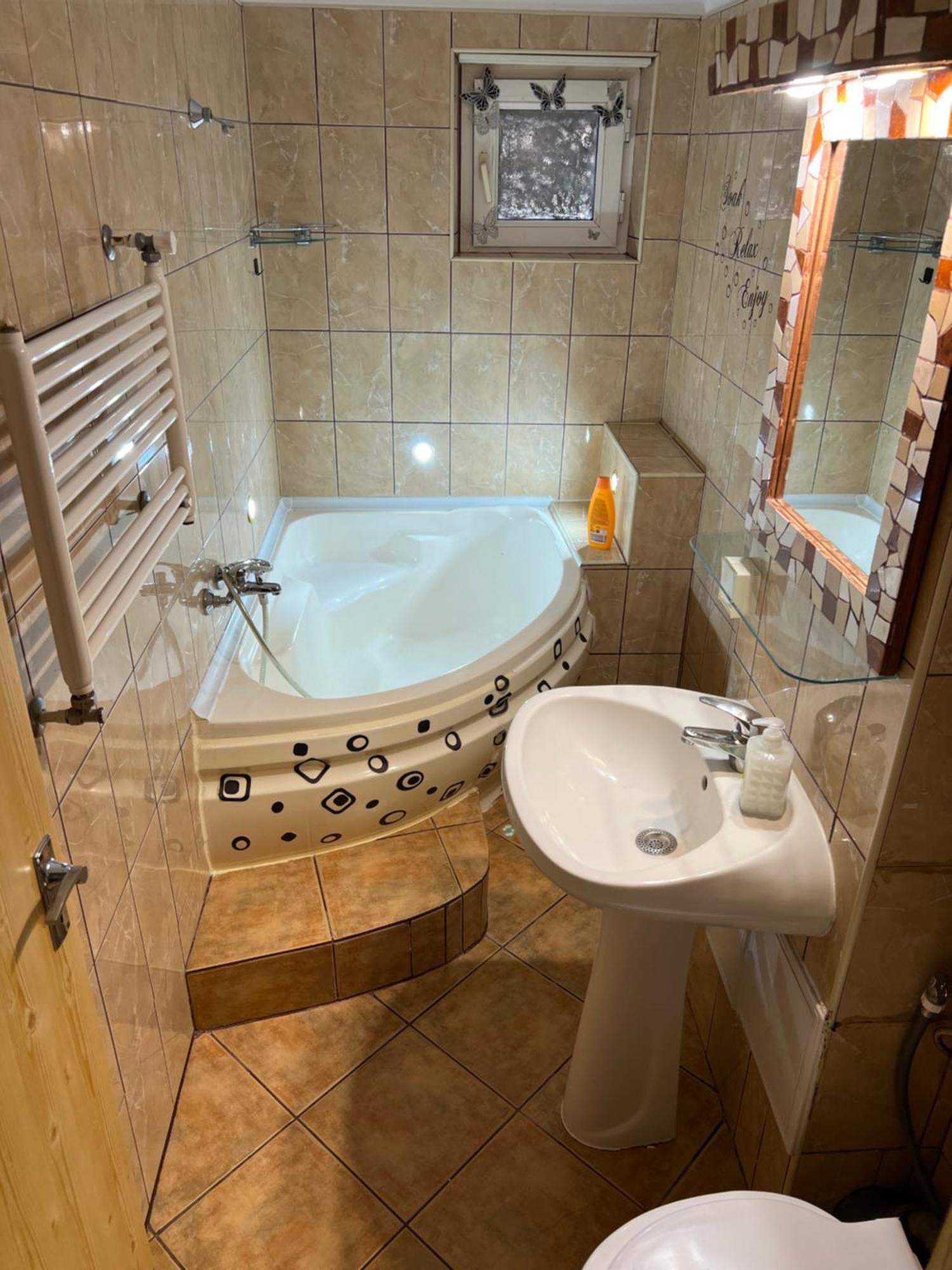 Quiet Area Brasov Apartment ภายนอก รูปภาพ